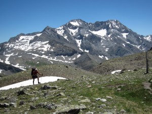 Klaas approaching Port d'Agues Tortes, with Pic du Posets in the background