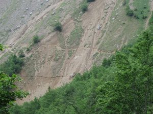 The GR11 crossing a landslide on the way up to Candanchu The GR11 crossing a landslide on the way up to Candanchu